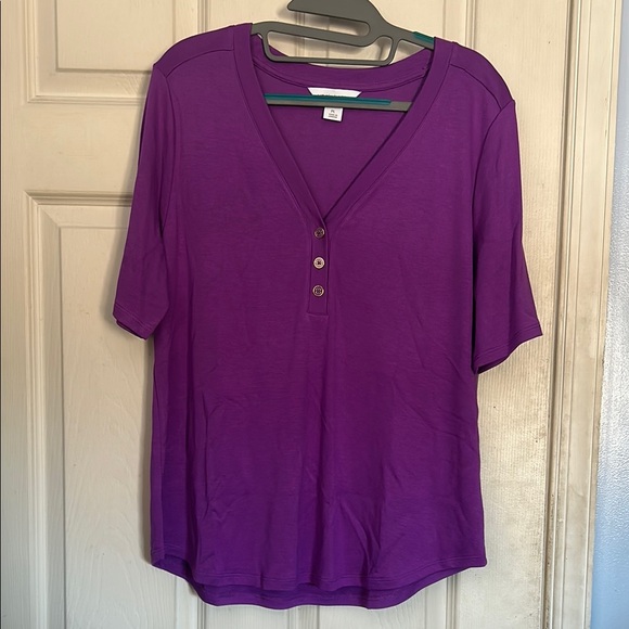 NWT Liz Claiborne petite bright violet short sleeve Henley top - Picture 1 of 5